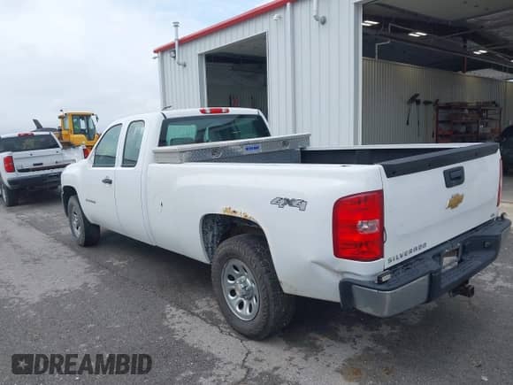 2013 Chevrolet Silverado 1500 Work Truck с VIN 1GCRKPE0XDZ221819, выставлен на аукционе IAAI как лот 43196403 с пробегом 98 851 миль миль и . История ставок и продаж доступна на DreamBid. Изображение 3.