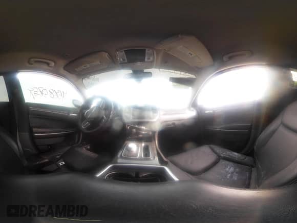 2020 Chrysler 300 Touring с VIN 2C3CCAAG5LH220793, выставлен на аукционе IAAI как лот 41480754 с пробегом 72 908 миль миль и . История ставок и продаж доступна на DreamBid. Изображение 17.