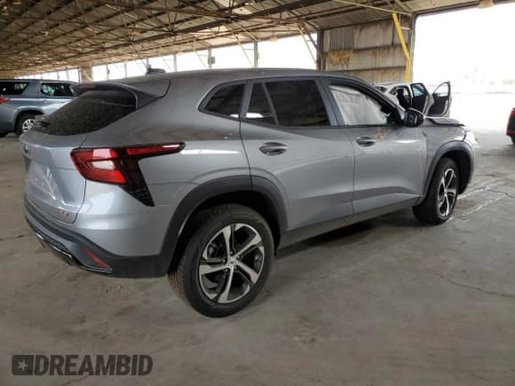 2025 Chevrolet Trax 1RS с VIN KL77LGEP9SC290841, выставлен на аукционе Copart как лот 70334705 с пробегом 951 миль миль и Чистый • Clean title. История ставок и продаж доступна на DreamBid. Изображение 3.