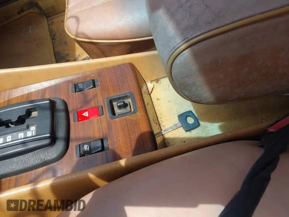 1983 Mercedes-Benz 380 SL with VIN WDBBA45AXDB021770, listed as a IAAI auction lot 42576578 with 110,278 mi miles and . Bid and sale history available at DreamBid. Image 11.