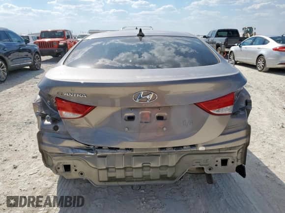 2011 Hyundai Elantra GLS с VIN 5NPDH4AE6BH013434, выставлен на аукционе Copart как лот 84070415 с пробегом 48 227 миль миль и Списание • Salvage title. История ставок и продаж доступна на DreamBid. Изображение 6.