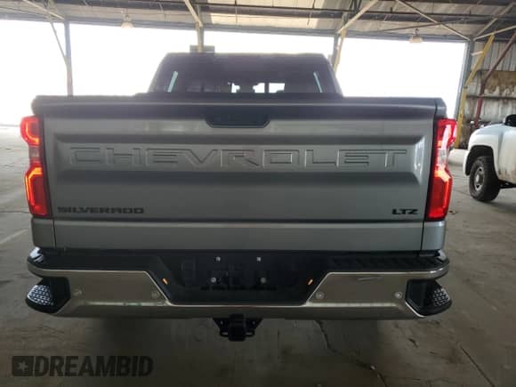 2024 Chevrolet Silverado 1500 LTZ с VIN 1GCUDGED7RZ348168, выставлен на аукционе Copart как лот 68975205 с пробегом 3 675 миль миль и Списание • Salvage title. История ставок и продаж доступна на DreamBid. Изображение 6.