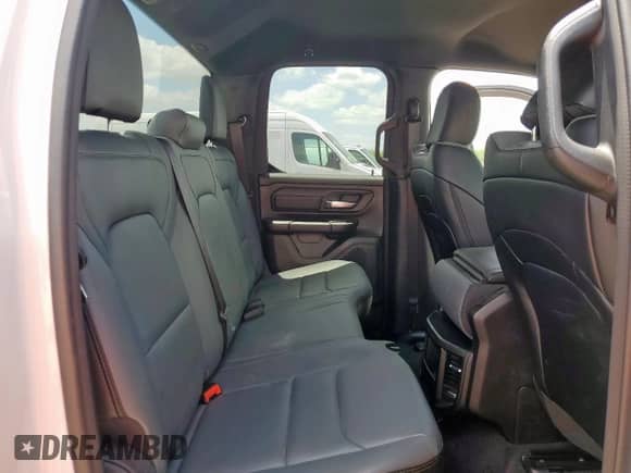 2025 Ram 1500 Tradesman z VIN 1C6RRFCGXSN668846, wystawiony jako Copart lot #59990505 z przebiegiem 472 mil mil oraz Szkoda całkowita • Salvage title. Historia ofert i sprzedaży dostępna na DreamBid. Obrazek 10.