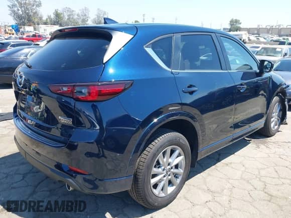 2024 Mazda CX-5 S Preferred z VIN JM3KFBCLXR0444581, wystawiony jako IAAI lot #42923739 z przebiegiem 15 922 mil mil oraz . Historia ofert i sprzedaży dostępna na DreamBid. Obrazek 4.