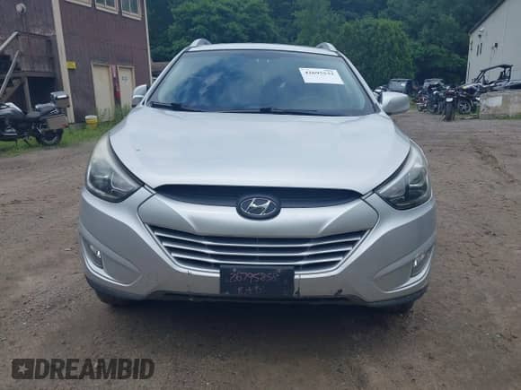 2014 Hyundai Tucson Limited with VIN KM8JUCAG4EU910039, listed as a IAAI auction lot 42695532 with 103,143 mi miles and . Bid and sale history available at DreamBid. Image 12.