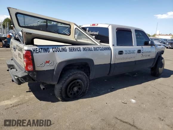 2006 Chevrolet Silverado 1500HD LT2 z VIN 1GCGK13U66F108593, wystawiony jako Copart lot #73030914 z przebiegiem 242 799 mil mil oraz Szkoda całkowita • Salvage title. Historia ofert i sprzedaży dostępna na DreamBid. Obrazek 3.