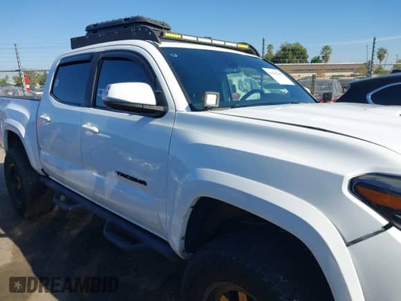 2019 Toyota Tacoma SR с VIN 3TMCZ5AN9KM210767, выставлен на аукционе IAAI как лот 43363140 с пробегом 119 947 миль миль и . История ставок и продаж доступна на DreamBid. Изображение 13.