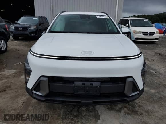 2024 Hyundai Kona SEL with VIN KM8HCCAB1RU159817, listed as a Copart auction lot 71210074 with 4,957 mi miles and Non repairable. Bid and sale history available at DreamBid. Image 5.