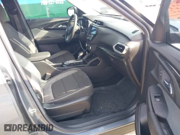 2021 Chevrolet TrailBlazer LT with VIN KL79MPS26MB172401, listed as a IAAI auction lot 42597257 with 55,892 mi miles and . Bid and sale history available at DreamBid. Image 5.