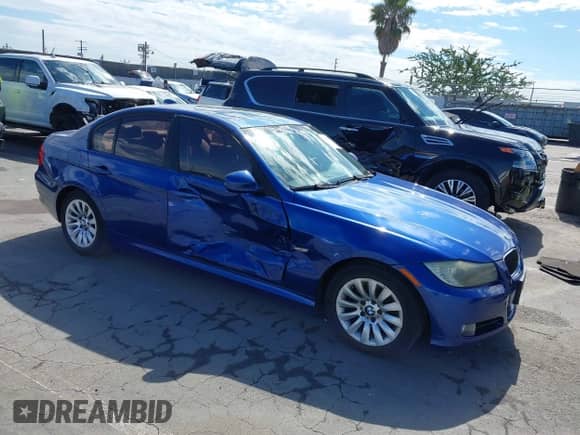 2009 BMW 3 Series 328i with VIN WBAPH53529A434775, listed as a IAAI auction lot 43428492 with 175,572 mi miles and . Bid and sale history available at DreamBid. Image 1.