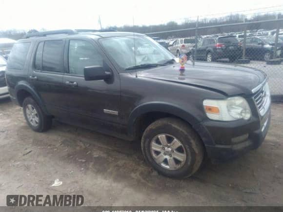 2007 Ford Explorer XLT с VIN 1FMEU63E37UA33786, выставлен на аукционе IAAI как лот 41887019 с пробегом 217 513 миль миль и . История ставок и продаж доступна на DreamBid. Изображение 1.