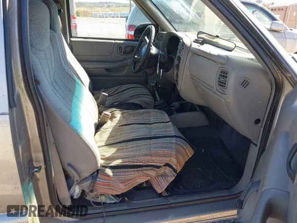 2002 Chevrolet S-10 with VIN 1GCCS145428186309, listed as a IAAI auction lot 43480514 with 136,375 mi miles and . Bid and sale history available at DreamBid. Image 5.