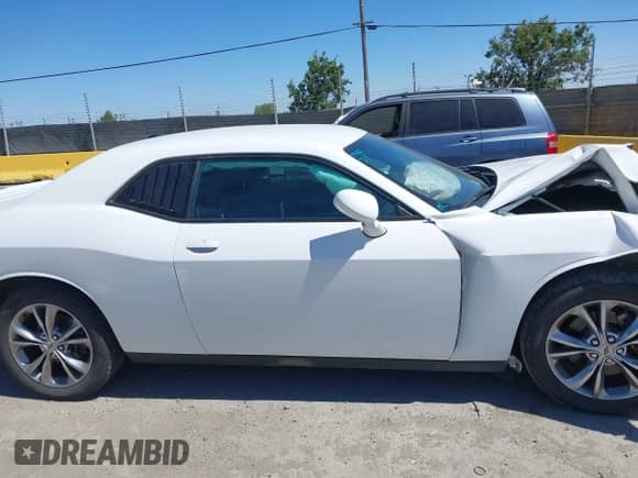 2021 Dodge Challenger SXT with VIN 2C3CDZGG2MH506461, listed as a IAAI auction lot 42626595 with 81,205 mi miles and . Bid and sale history available at DreamBid. Image 14.