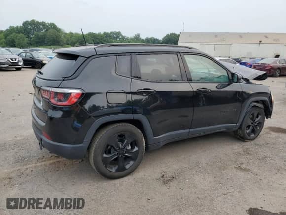 2020 Jeep Compass Altitude with VIN 3C4NJCBB5LT102761, listed as a Copart auction lot 67450705 with Not provided miles and Salvage title. Bid and sale history available at DreamBid. Image 3.