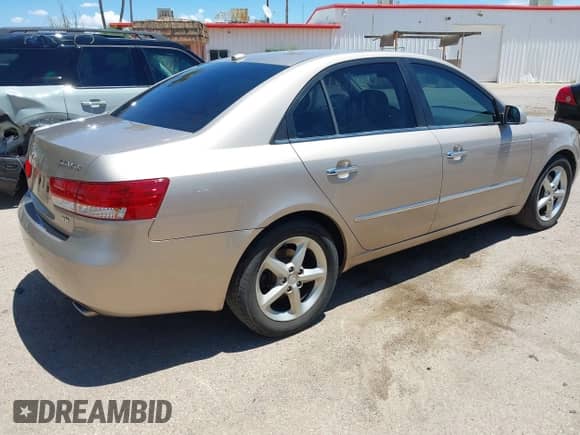 2008 Hyundai Sonata SE с VIN 5NPEU46F68H309497, выставлен на аукционе IAAI как лот 42795764 с пробегом 81 372 миль миль и . История ставок и продаж доступна на DreamBid. Изображение 4.