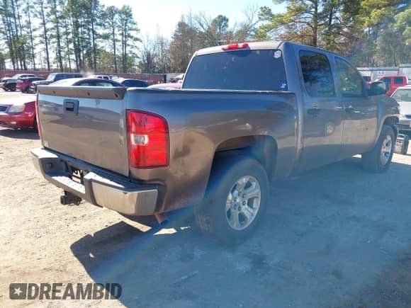 2012 Chevrolet Silverado 1500 LS z VIN 3GCPCREAXCG228826, wystawiony jako IAAI lot #41155616 z przebiegiem 223 683 mil mil oraz . Historia ofert i sprzedaży dostępna na DreamBid. Obrazek 4.