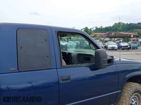 1998 Chevrolet Silverado 2500 с VIN 1GCGK29R6WE179646, выставлен на аукционе IAAI как лот 42213506 с пробегом 207 825 миль миль и . История ставок и продаж доступна на DreamBid. Изображение 12.