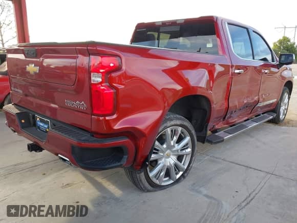 2025 Chevrolet Silverado 1500 z VIN 1GCUKJED9SZ256374, wystawiony jako IAAI lot #43282226 z przebiegiem 8 215 mil mil oraz . Historia ofert i sprzedaży dostępna na DreamBid. Obrazek 6.