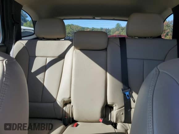 2012 Hyundai Santa Fe Limited с VIN 5XYZKDAG8CG127372, выставлен на аукционе Copart как лот 85105415 с пробегом 83 929 миль миль и Чистый • Clean title. История ставок и продаж доступна на DreamBid. Изображение 10.