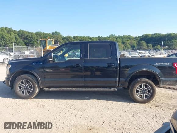2016 Ford F-150 XLT z VIN 1FTEW1EG5GKF92509, wystawiony jako IAAI lot #43309607 z przebiegiem 147 470 mil mil oraz . Historia ofert i sprzedaży dostępna na DreamBid. Obrazek 14.