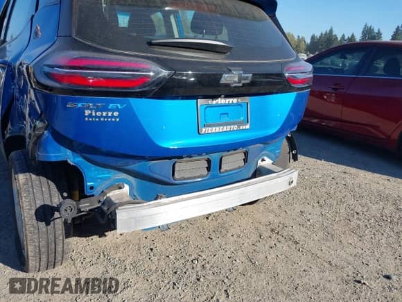 2023 Chevrolet Bolt EV 1LT z VIN 1G1FW6S0XP4111580, wystawiony jako IAAI lot #43269057 z przebiegiem 47 828 mil mil oraz . Historia ofert i sprzedaży dostępna na DreamBid. Obrazek 20.