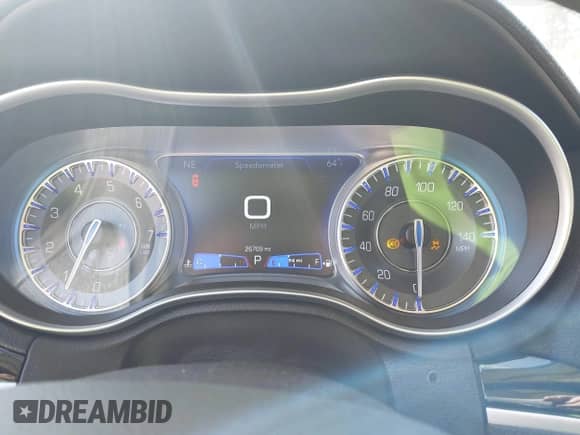 2023 Chrysler 300 Touring L с VIN 2C3CCADG7PH514231, выставлен на аукционе IAAI как лот 42037623 с пробегом 26 769 миль миль и . История ставок и продаж доступна на DreamBid. Изображение 7.