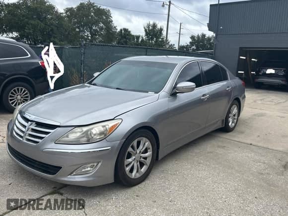 2013 Hyundai Genesis 3.8L с VIN KMHGC4DD7DU221101, выставлен на аукционе Copart как лот 84977755 с пробегом 159 858 миль миль и Чистый • Clean title. История ставок и продаж доступна на DreamBid. Изображение 2.