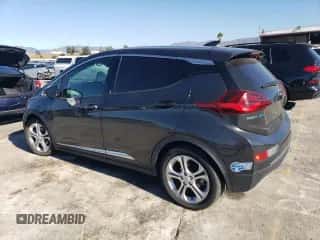 2020 Chevrolet Bolt EV LT z VIN 1G1FY6S08L4118077, wystawiony jako Copart lot #77114953 z przebiegiem 130 603 mil mil oraz . Historia ofert i sprzedaży dostępna na DreamBid. Obrazek 2.