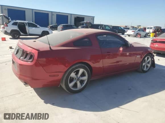 2013 Ford Mustang GT z VIN 1ZVBP8CF9D5235909, wystawiony jako Copart lot #86242725 z przebiegiem 162 906 mil mil oraz Szkoda całkowita • Salvage title. Historia ofert i sprzedaży dostępna na DreamBid. Obrazek 3.
