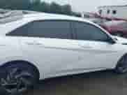 2025 Hyundai Elantra SEL Sport с VIN KMHLM4DG3SU025028, выставлен на аукционе IAAI как лот 43024338 с пробегом 1 963 миль миль и . История ставок и продаж доступна на DreamBid. Изображение 13.