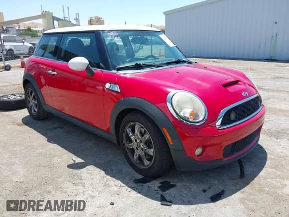 2009 MINI Hardtop S with VIN WMWMF73529TW84638, listed as a IAAI auction lot 42565544 with 60,721 mi miles and . Bid and sale history available at DreamBid. Image 1.