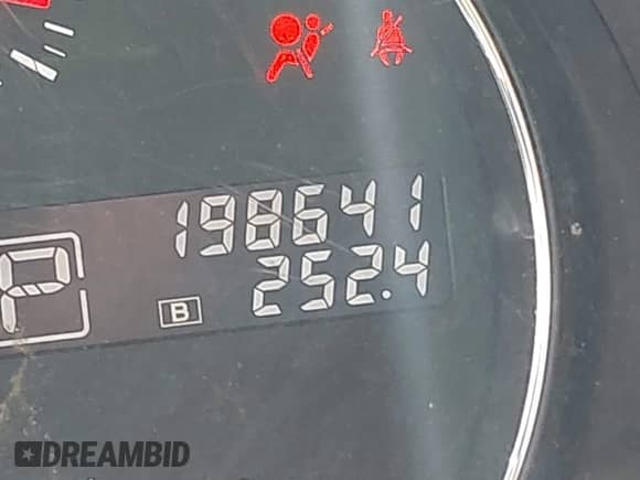 2013 Nissan Maxima SV z VIN 1N4AA5AP7DC805658, wystawiony jako IAAI lot #42453972 z przebiegiem 198 641 mil mil oraz . Historia ofert i sprzedaży dostępna na DreamBid. Obrazek 15.