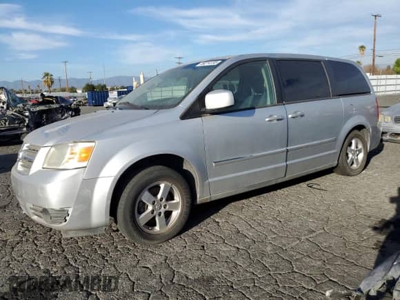 2008 Dodge Grand Caravan SXT with VIN 1D8HN54P18B122683, listed as a Copart auction lot 89214155 with 140,493 mi miles and Clean title. Bid and sale history available at DreamBid. Image 1.