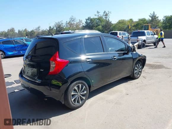 2015 Nissan Note SV z VIN 3N1CE2CP7FL398695, wystawiony jako IAAI lot #43133954 z przebiegiem 127 743 mil mil oraz . Historia ofert i sprzedaży dostępna na DreamBid. Obrazek 4.