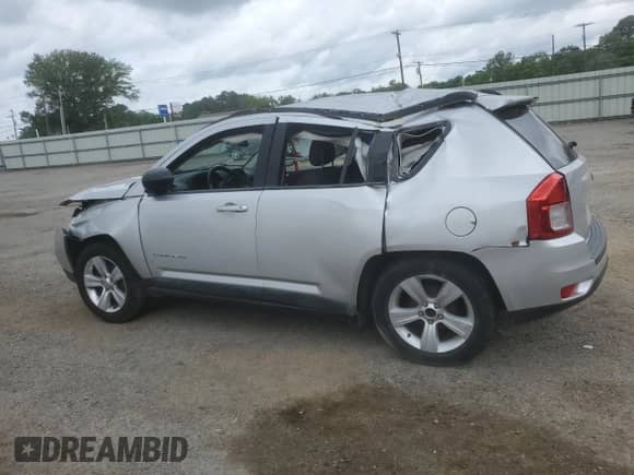 2011 Jeep Compass Latitude z VIN 1J4NT1FB8BD192270, wystawiony jako Copart lot #54953485 z przebiegiem 128 094 mil mil oraz Szkoda całkowita • Salvage title. Historia ofert i sprzedaży dostępna na DreamBid. Obrazek 2.