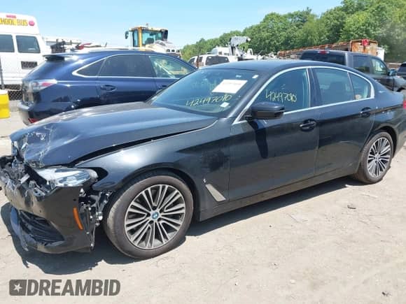 2019 BMW 5 Series 530e xDrive z VIN WBAJB1C53KB375221, wystawiony jako IAAI lot #42497010 z przebiegiem 71 574 mil mil oraz . Historia ofert i sprzedaży dostępna na DreamBid. Obrazek 19.