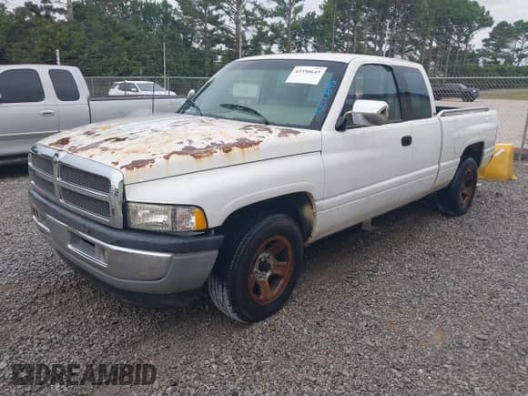 1996 Dodge 1500 with VIN 3B7HC13Y1TG148756, listed as a IAAI auction lot 43350645 with 261,523 mi miles and . Bid and sale history available at DreamBid. Image 2.