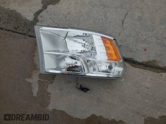 2019 Ram 1500 SLT z VIN 1C6RR6TT4KS510002, wystawiony jako Copart lot #45116645 z przebiegiem 118 447 mil mil oraz Szkoda całkowita • Salvage title. Historia ofert i sprzedaży dostępna na DreamBid. Obrazek 12.