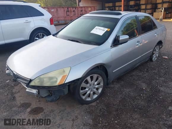 2006 Honda Accord LX with VIN 1HGCM66306A029508, listed as a IAAI auction lot 42751140 with 288,931 mi miles and . Bid and sale history available at DreamBid. Image 2.