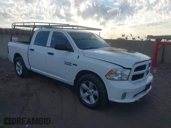 2014 Ram 1500 Express z VIN 1C6RR7KT1ES322582, wystawiony jako IAAI lot #43075096 z przebiegiem 340 348 mil mil oraz . Historia ofert i sprzedaży dostępna na DreamBid. Obrazek 1.