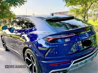 2021 Lamborghini Urus with VIN ZPBUA1ZL0MLA13913, listed as a Copart auction lot 84061045 with 32,057 mi miles and Salvage title. Bid and sale history available at DreamBid. Image 3.