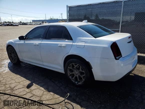 2016 Chrysler 300 S с VIN 2C3CCAGG9GH270626, выставлен на аукционе Copart как лот 84948885 с пробегом 113 471 миль миль и Списание • Salvage title. История ставок и продаж доступна на DreamBid. Изображение 2.