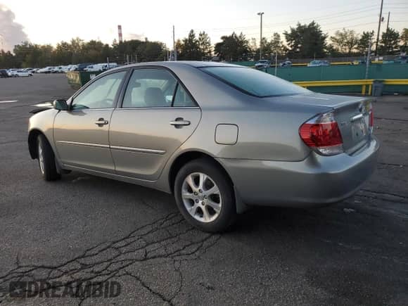 2006 Toyota Camry LE with VIN 4T1BF30K76U631593, listed as a Copart auction lot 81217055 with 171,886 mi miles and Salvage title. Bid and sale history available at DreamBid. Image 2.