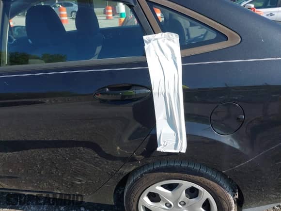 2015 Ford Fiesta SE z VIN 3FADP4BE2FM132430, wystawiony jako IAAI lot #42451462 z przebiegiem 73 501 mil mil oraz . Historia ofert i sprzedaży dostępna na DreamBid. Obrazek 6.