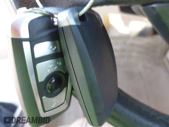 2012 BMW 5 Series 528i z VIN WBAXG5C52CC593892, wystawiony jako IAAI lot #43025094 z przebiegiem 179 856 mil mil oraz . Historia ofert i sprzedaży dostępna na DreamBid. Obrazek 11.