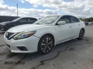 2016 Nissan Altima SR z VIN 1N4AL3AP2GC265512, wystawiony jako Copart lot #84906895 z przebiegiem 196 243 mil mil oraz Szkoda całkowita • Salvage title. Historia ofert i sprzedaży dostępna na DreamBid. Obrazek 1.