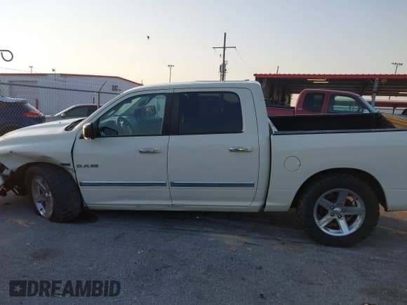 2010 Dodge 1500 Laramie with VIN 1D7RV1CT5AS227300, listed as a IAAI auction lot 43192060 with 132,940 mi miles and . Bid and sale history available at DreamBid. Image 14.
