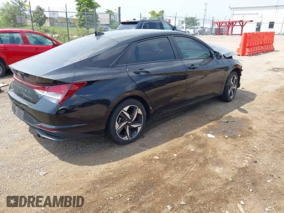 2023 Hyundai Elantra SEL z VIN KMHLS4AG2PU553323, wystawiony jako IAAI lot #42940417 z przebiegiem 33 454 mil mil oraz . Historia ofert i sprzedaży dostępna na DreamBid. Obrazek 4.