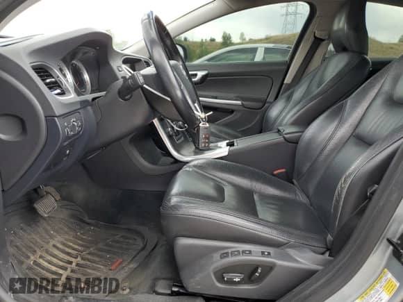2013 Volvo S60 T5 с VIN YV1612FH4D2208886, выставлен на аукционе Copart как лот 68046425 с пробегом 159 100 миль миль и Списание • Salvage title. История ставок и продаж доступна на DreamBid. Изображение 7.