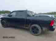 2018 Ram 1500 Big Horn z VIN 1C6RR7LG7JS255577, wystawiony jako IAAI lot #41931201 z przebiegiem 95 671 mil mil oraz . Historia ofert i sprzedaży dostępna na DreamBid. Obrazek 14.